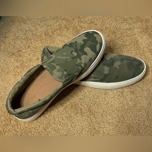 Old Navy Camo Slip-on Shoes